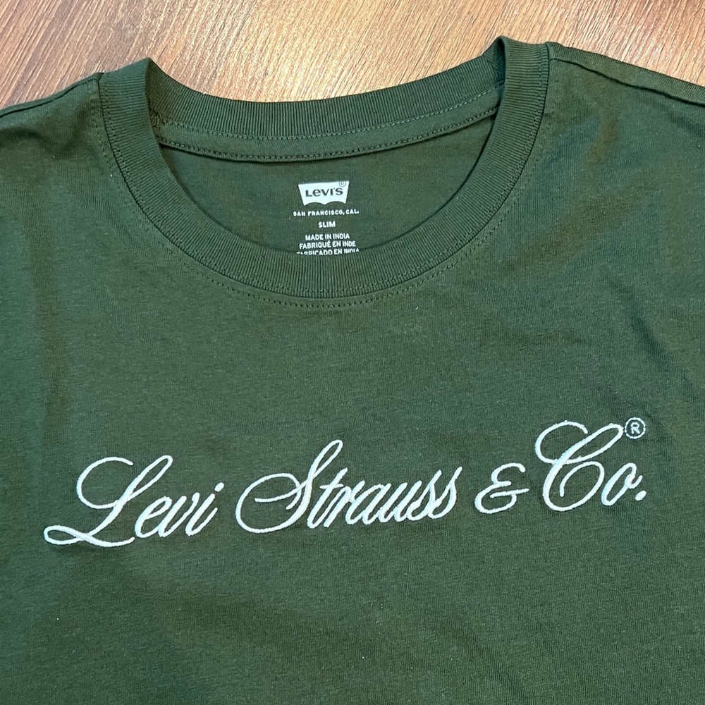 Embroidered Levi's Forest Green Logo Tee
